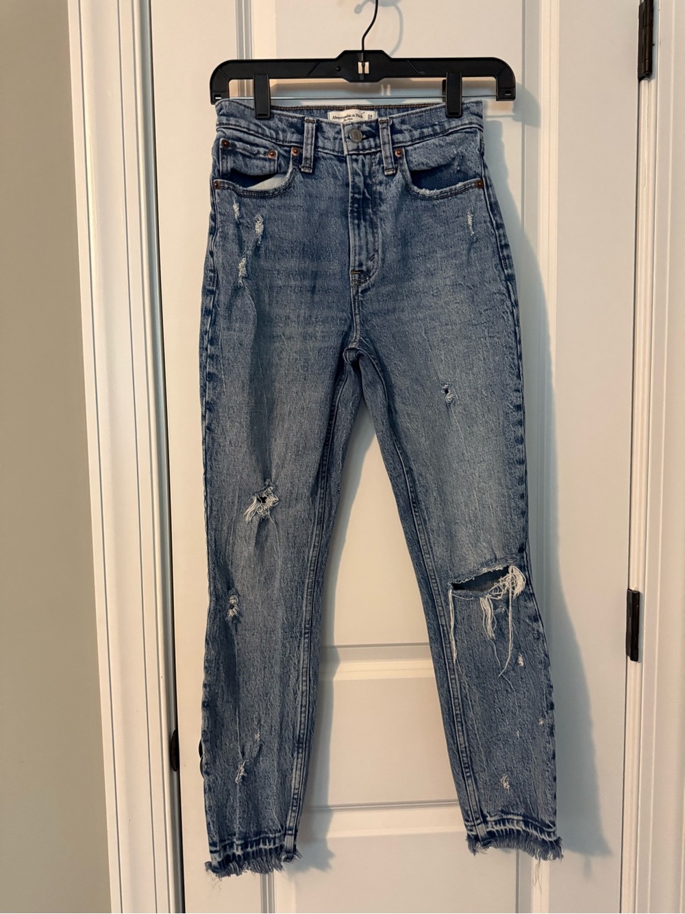 Abercrombie & Fitch High Rise Distressed Mom Jeans - Size 24 / 00R